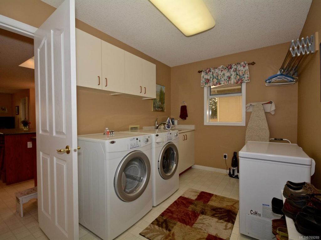 listing image 16045373449233606796