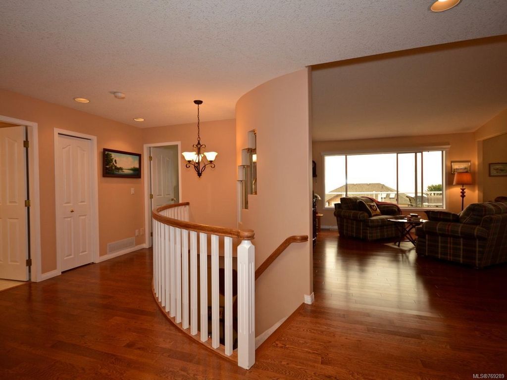 listing image 16040697958064234179