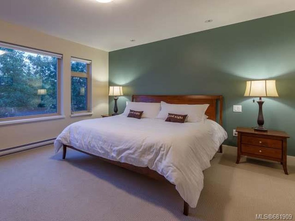listing image 16049073182232085396