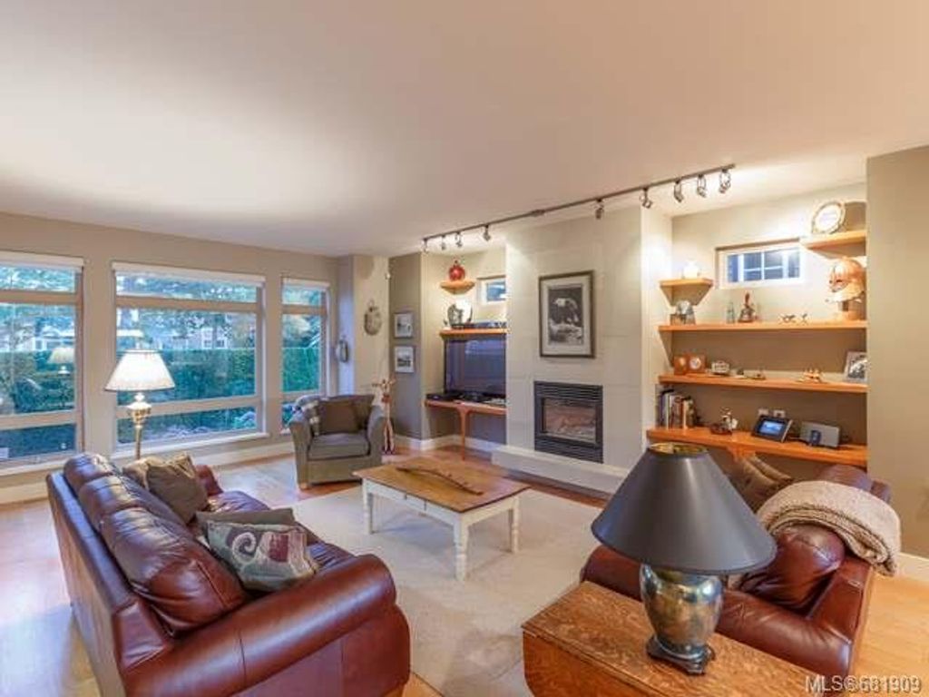 listing image 16041488354025591289