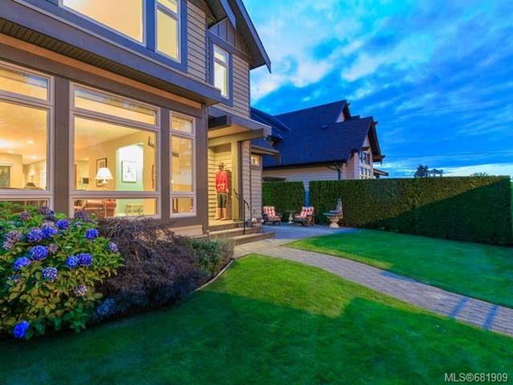 listing image 16048317312556061376