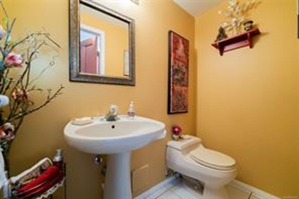 listing image 16043255243457240322
