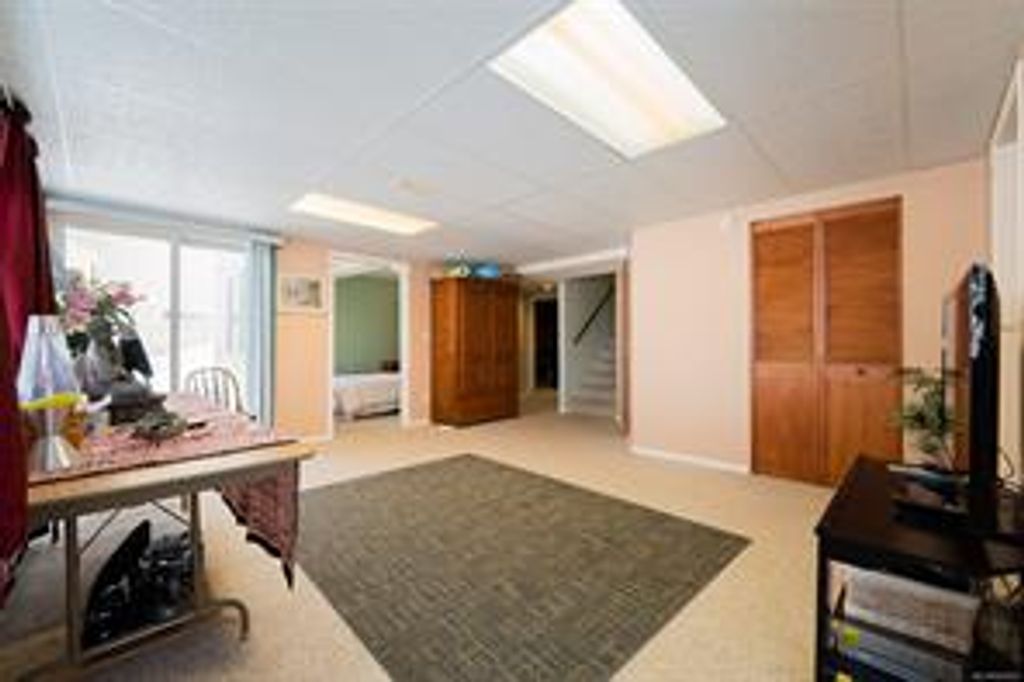listing image 16043638346075812730