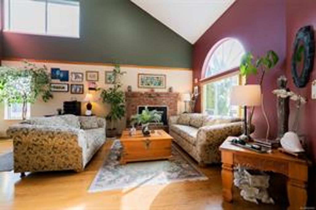listing image 16049092916432834875
