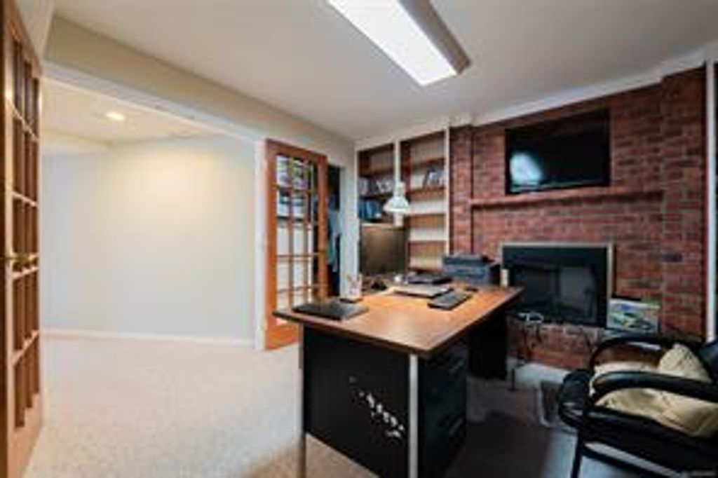 listing image 16044071720205789254