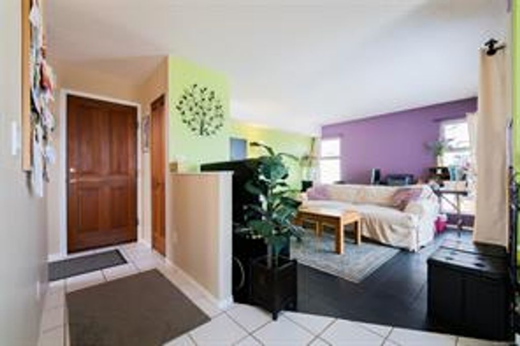 listing image 16047463174100821724