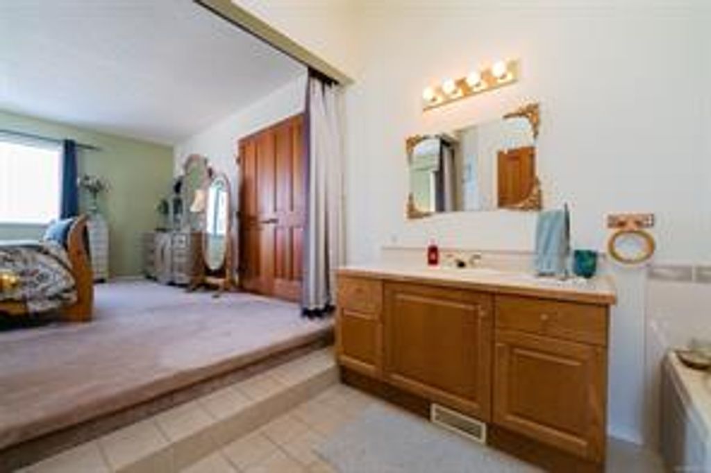 listing image 16047762235561453524