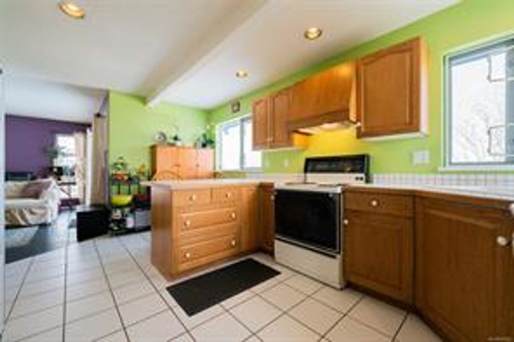 listing image 16047559869394888517