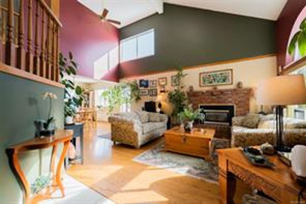 listing image 16040715939760445069