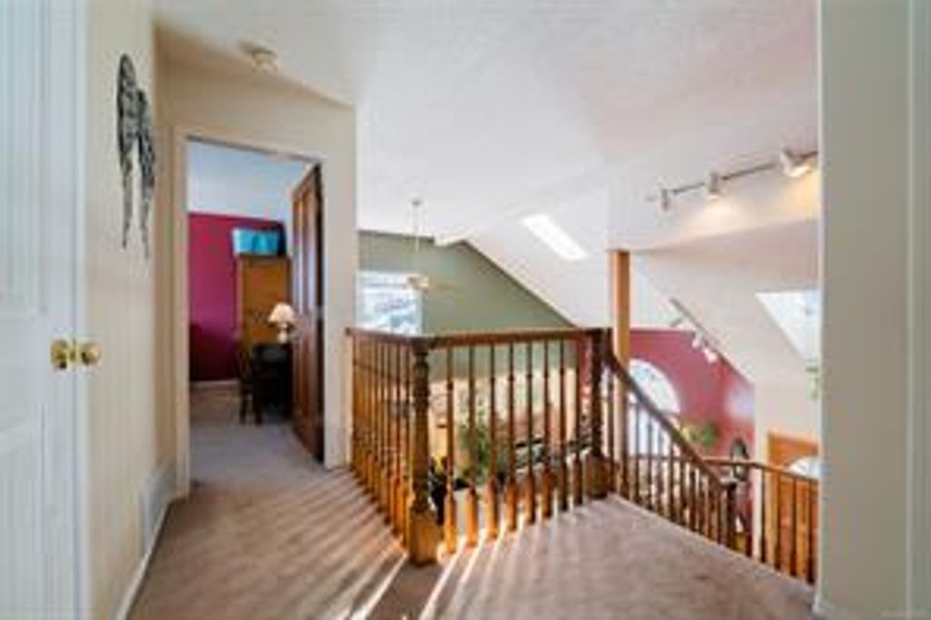 listing image 16049443027969419030