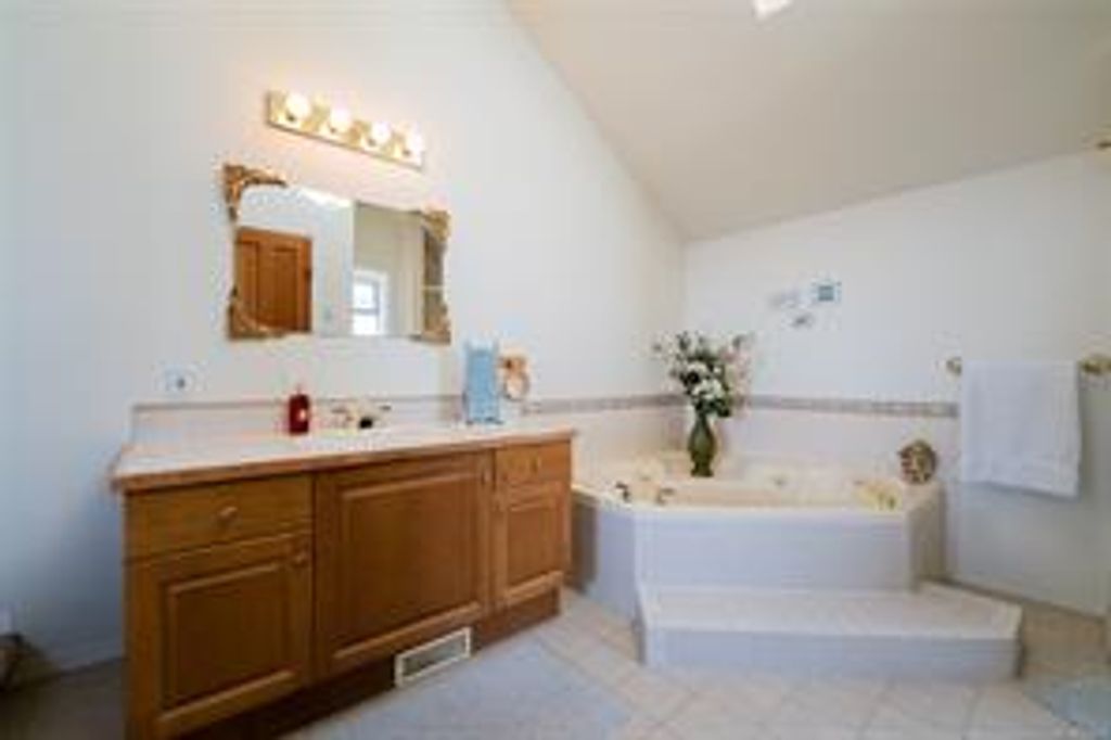 listing image 16045043880913061786