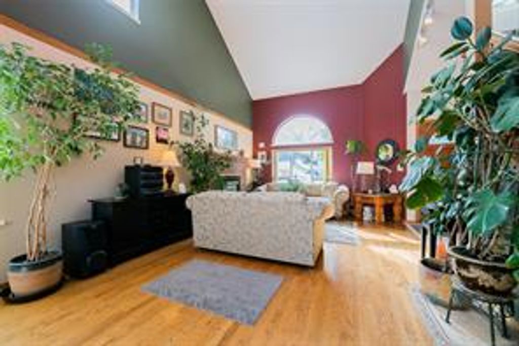 listing image 16041287821219127681
