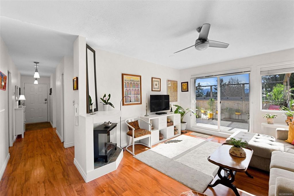 listing image 16042661831331009550