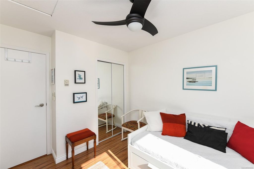 listing image 16047027376981380519