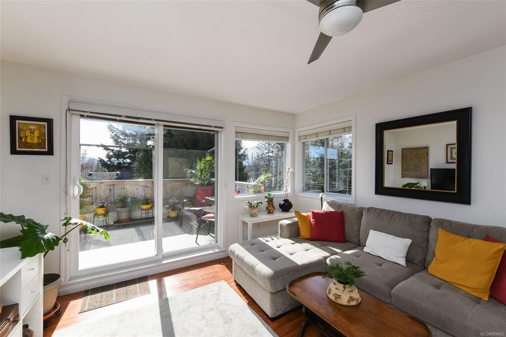 listing image 16046133357484158263