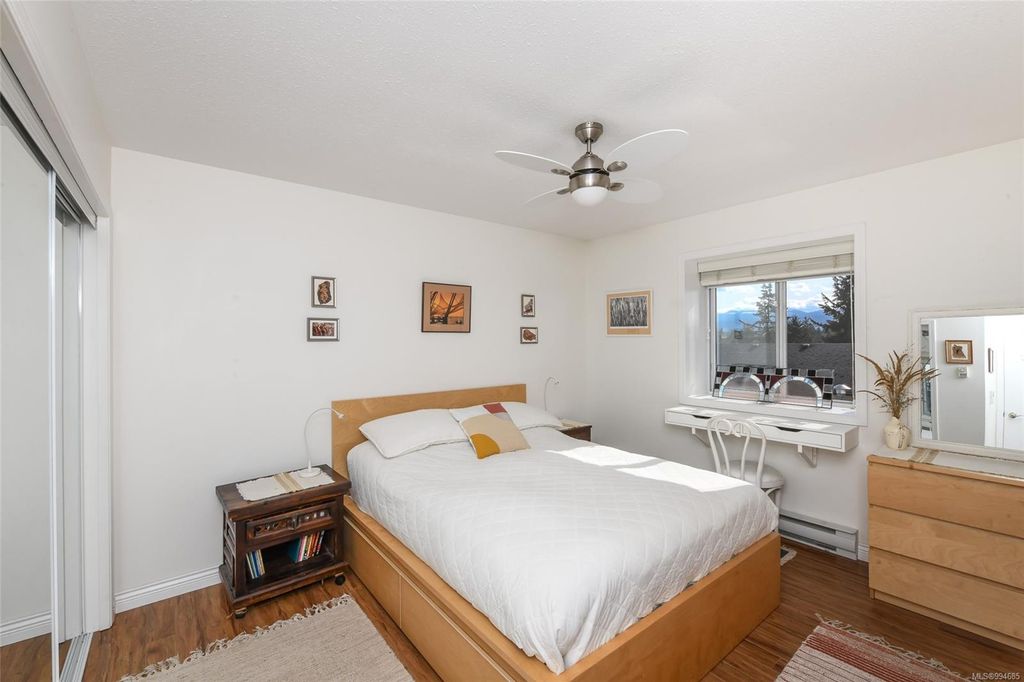 listing image 16044553295879277746