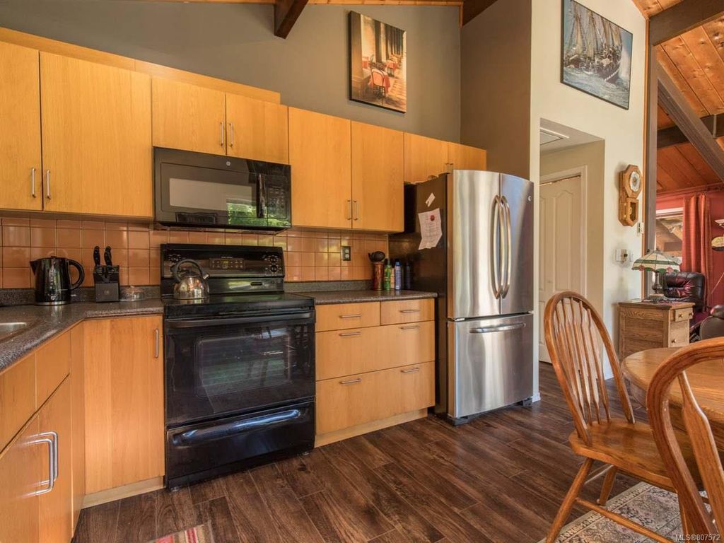 listing image 16044828148932015393