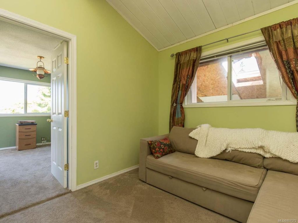 listing image 16041060949405570629