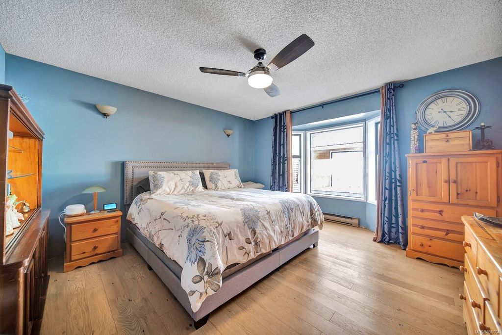 listing image 16048697683990678014