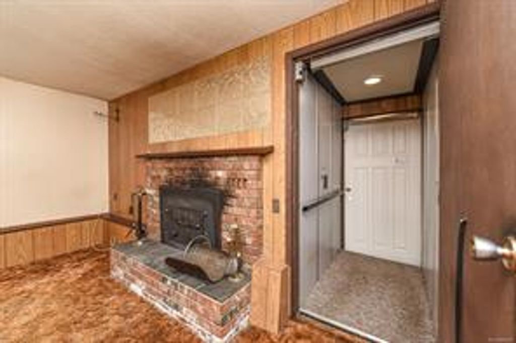 listing image 16043061870196