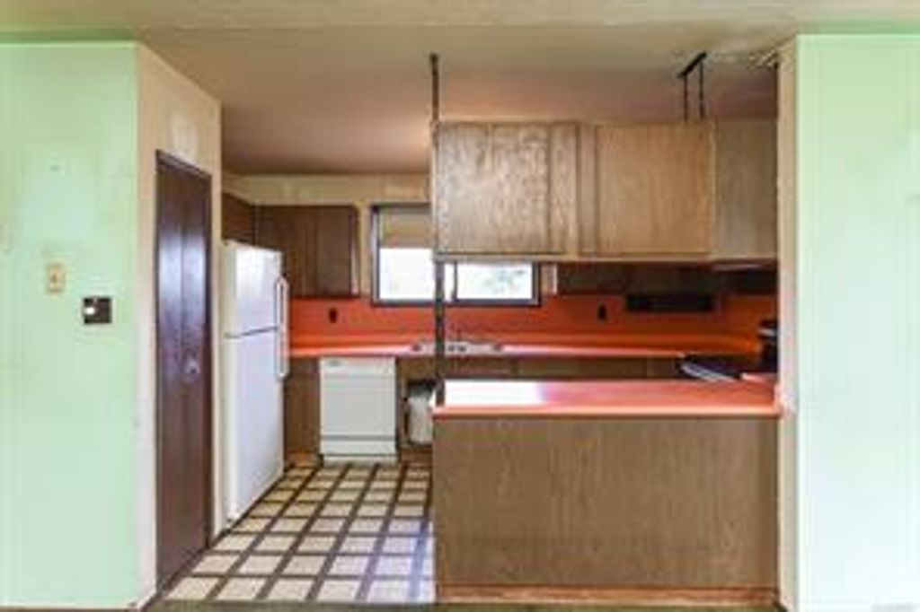 listing image 16043874781342