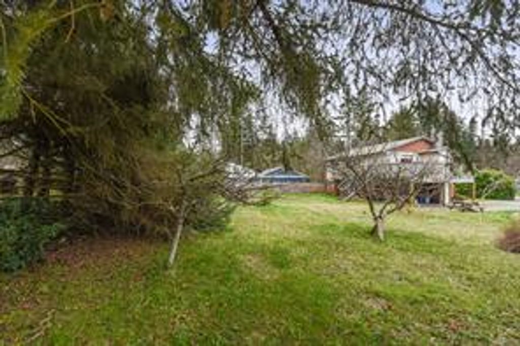 listing image 16042441456366