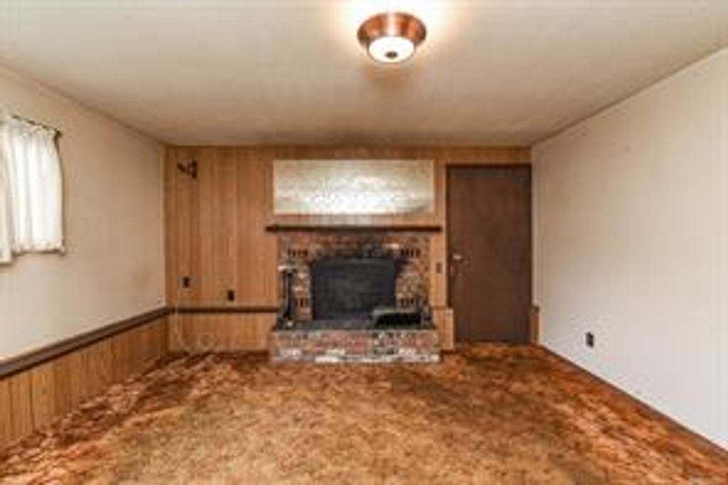 listing image 16041589338198