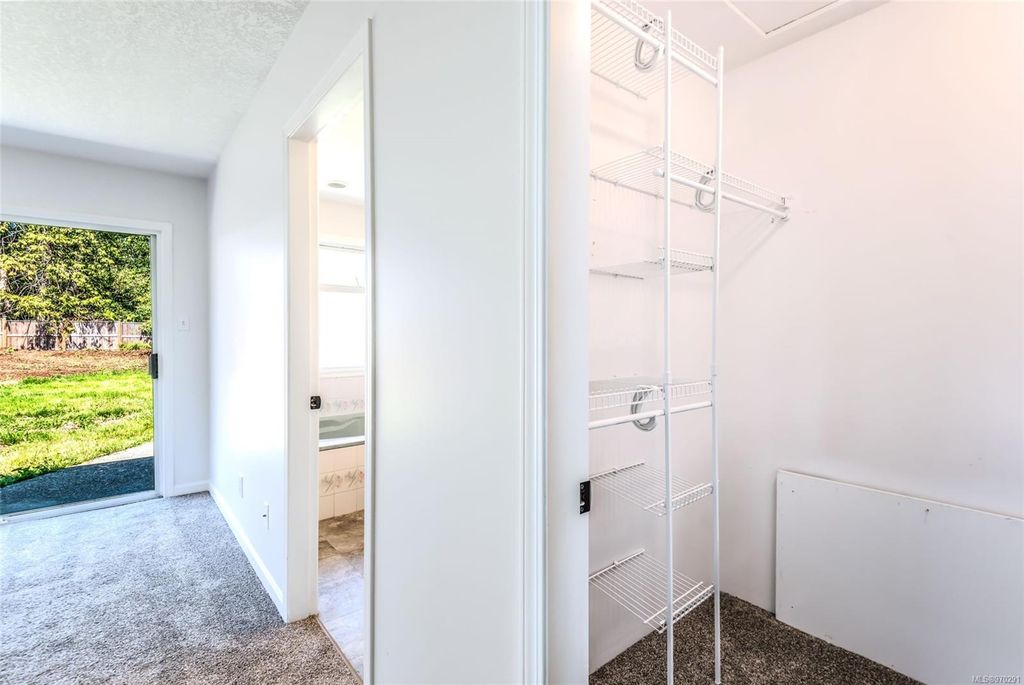listing image 16041113262591450300