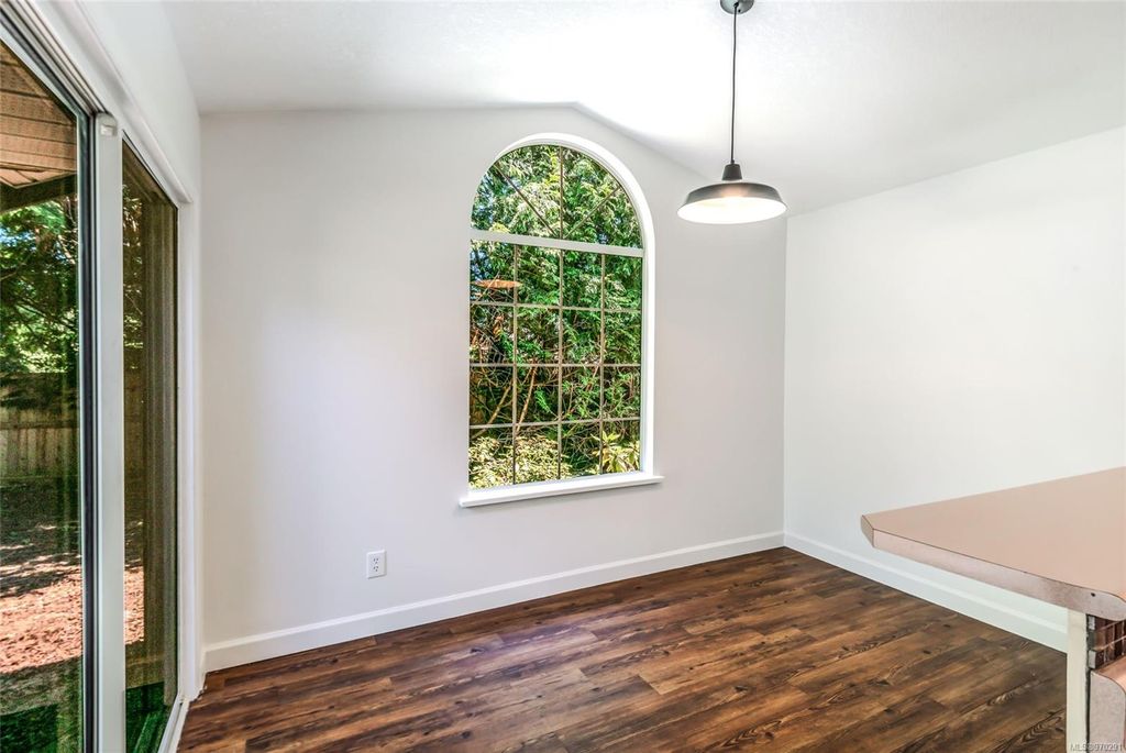 listing image 16042606858102118763
