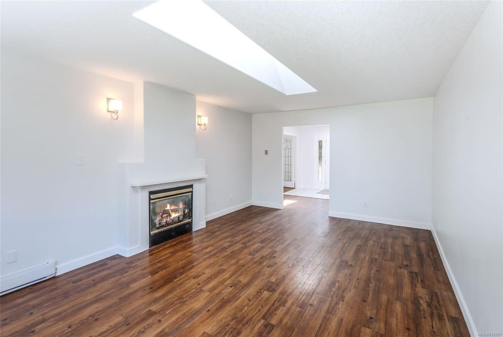 listing image 16043790813508449309