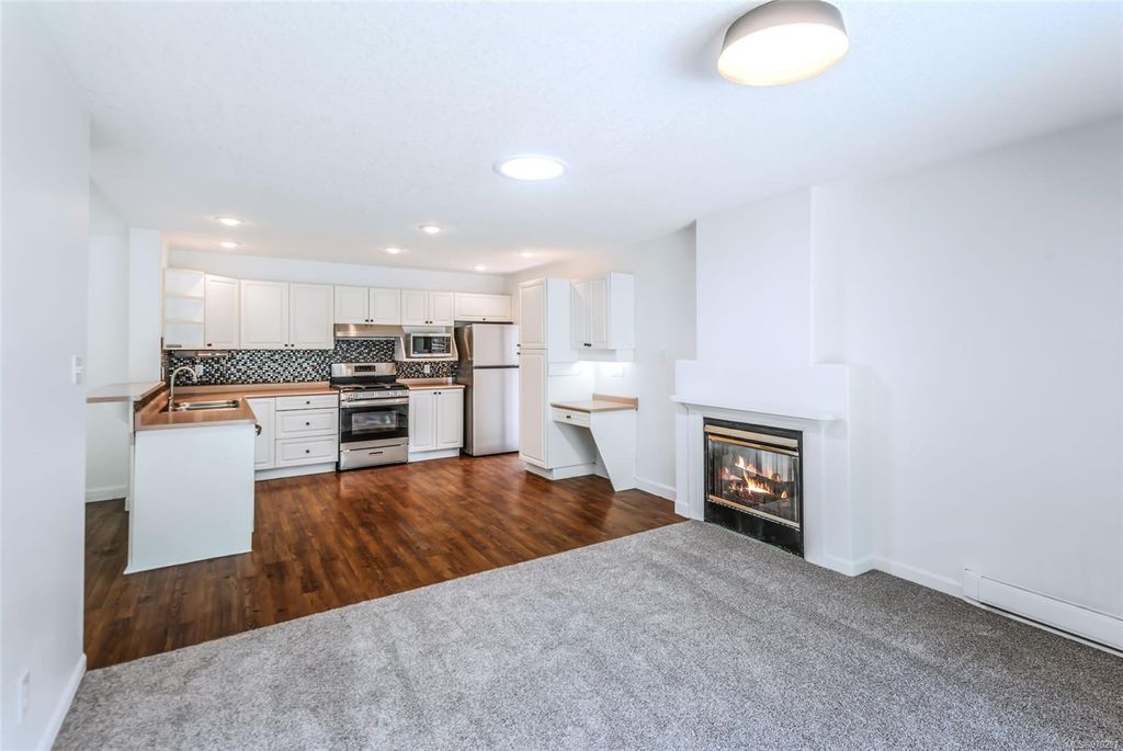 listing image 16042762546981756360