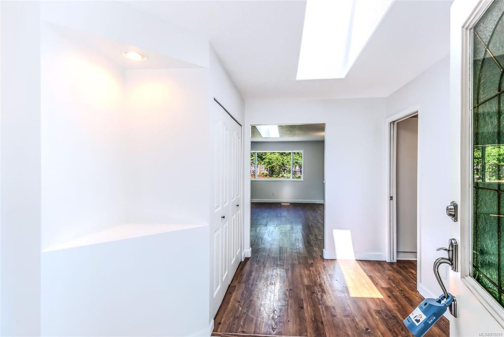 listing image 16042619325116053243