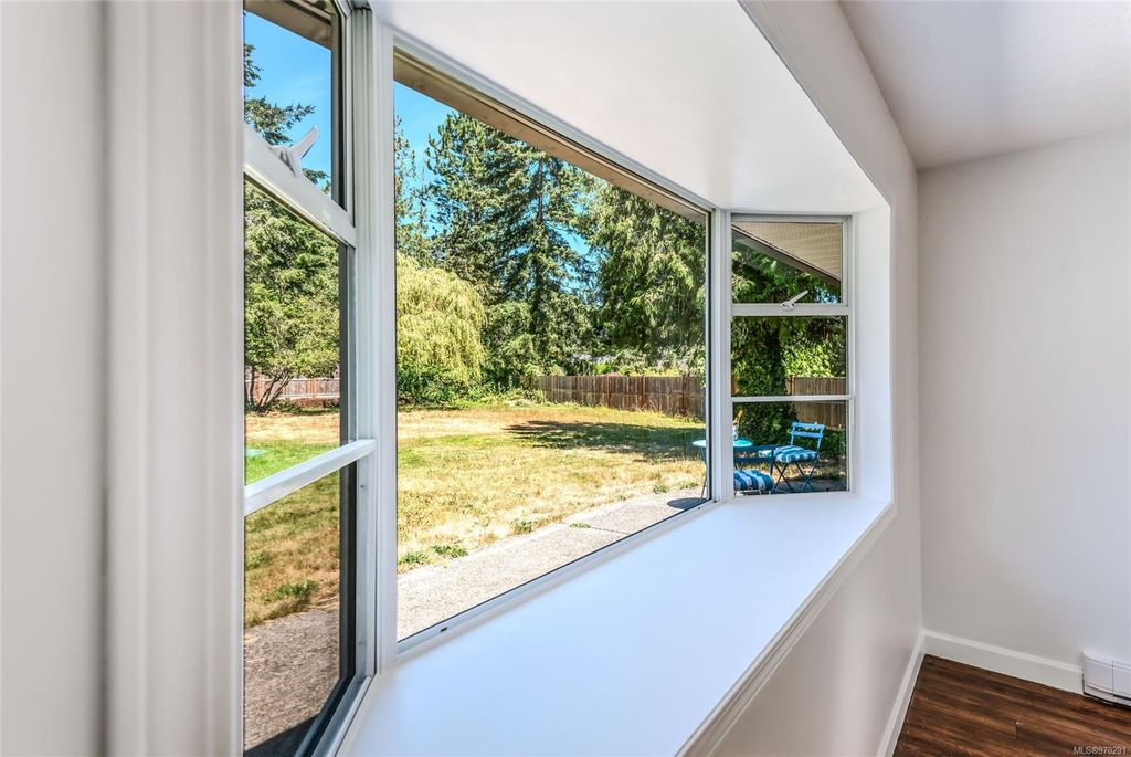listing image 16049701018174040878