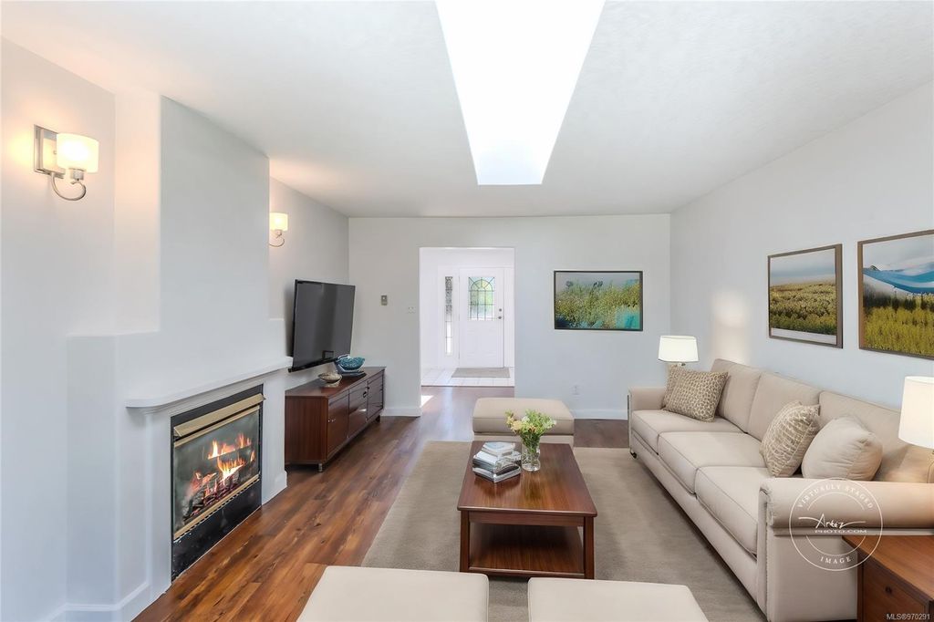 listing image 16049391899820980794