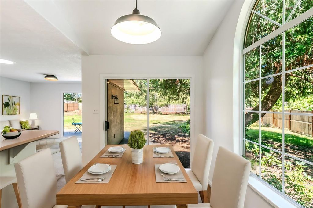listing image 16048179640860653447