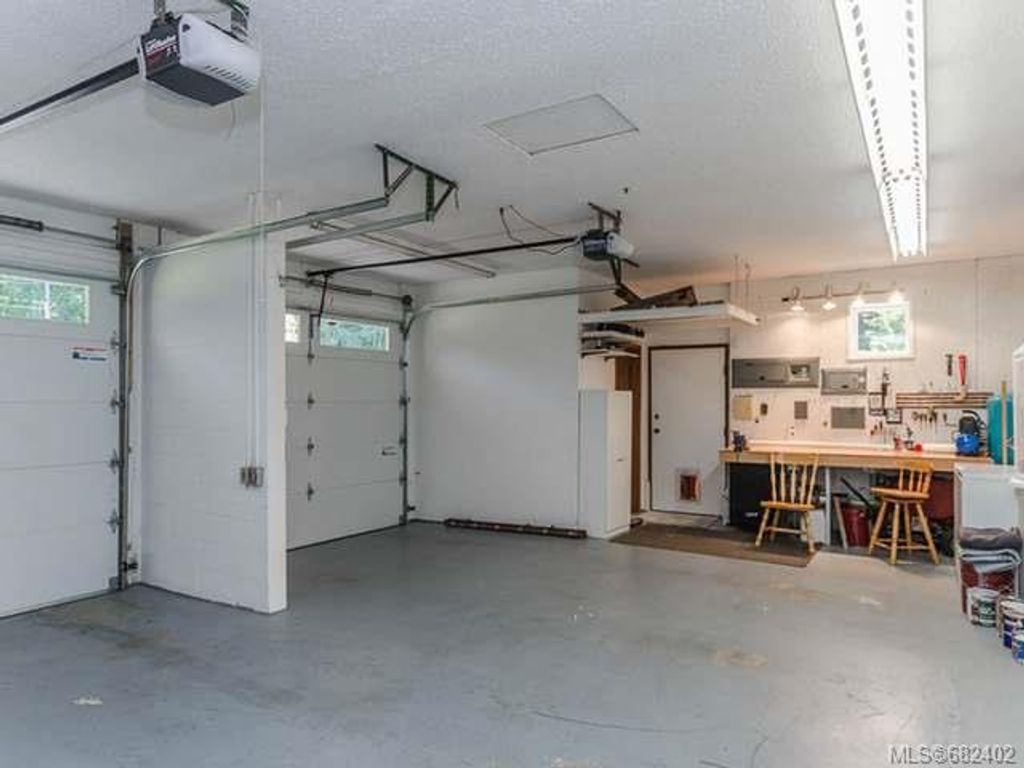 listing image 16047260154898864241