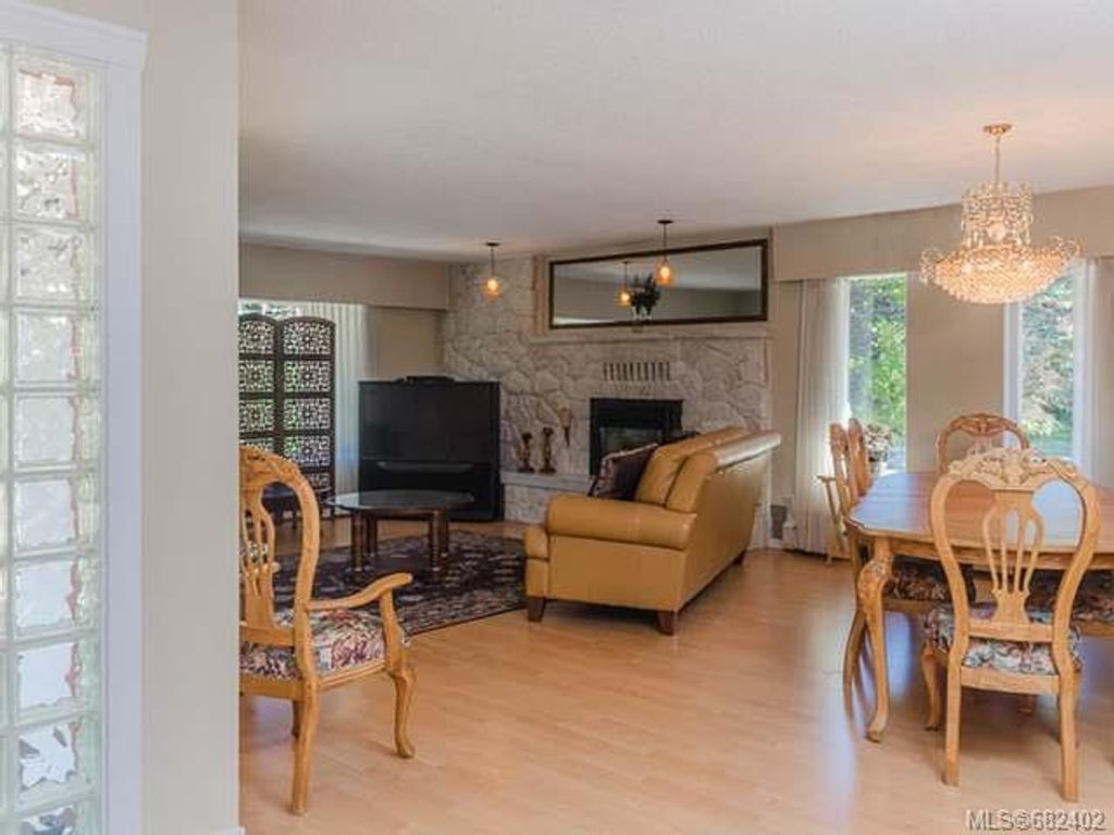 listing image 16040872461583962222