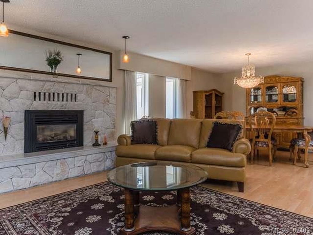 listing image 16044541156867506966