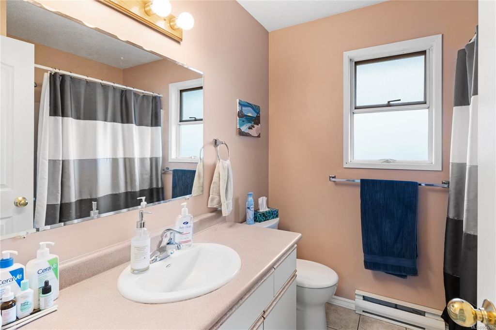 listing image 16048203785458399379