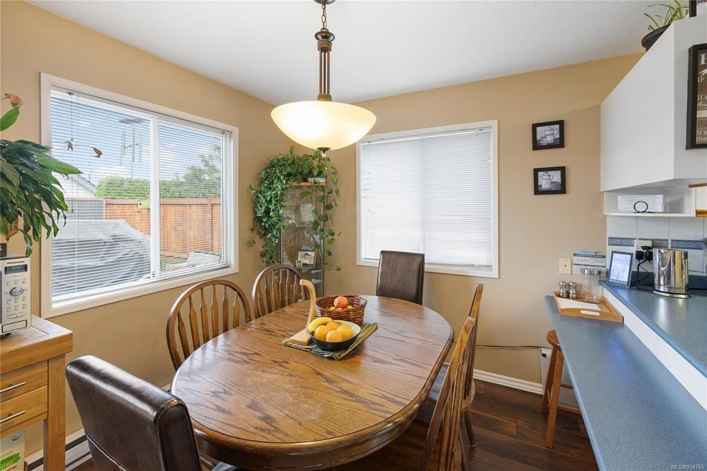 listing image 16042329029717823246