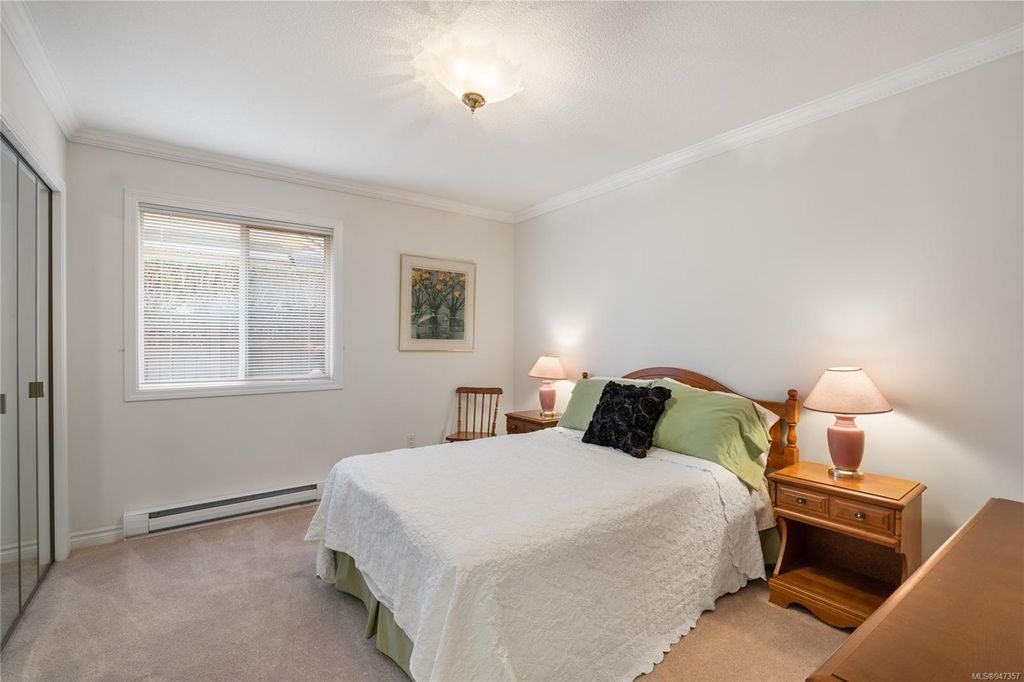 listing image 16048359524070450276