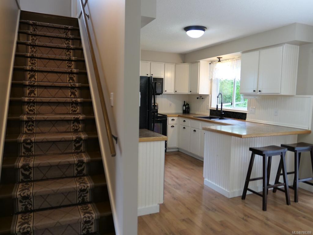 listing image 16046703658147356984