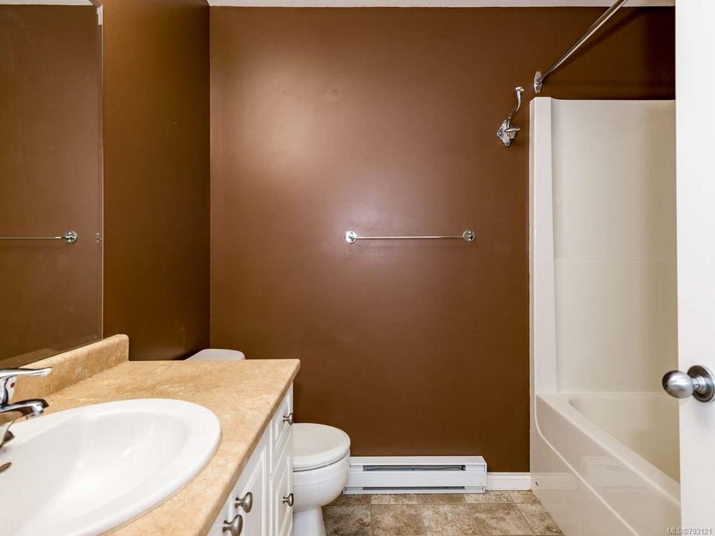 listing image 16044341442137007771