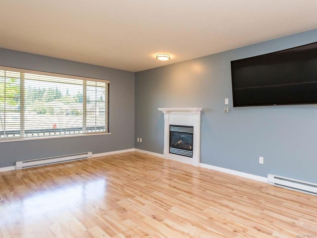 listing image 16041126248613585912