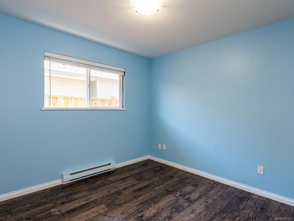 listing image 16049595034841497569