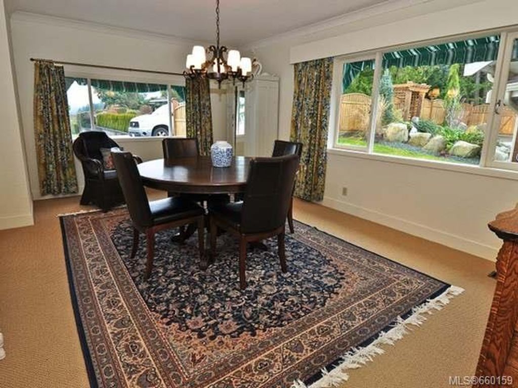 listing image 16043557078002862945