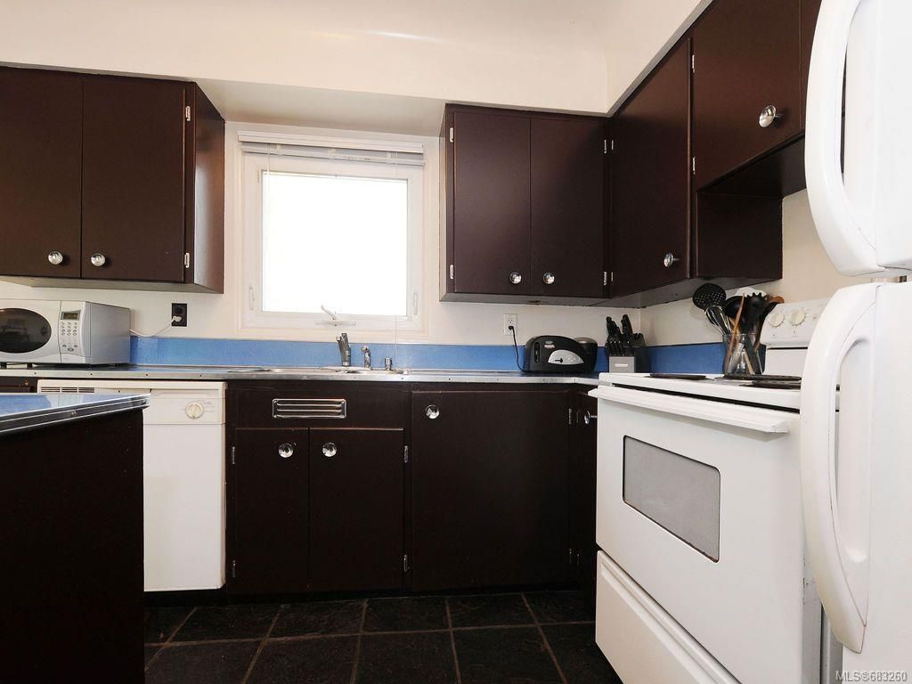 listing image 16049875683662261209