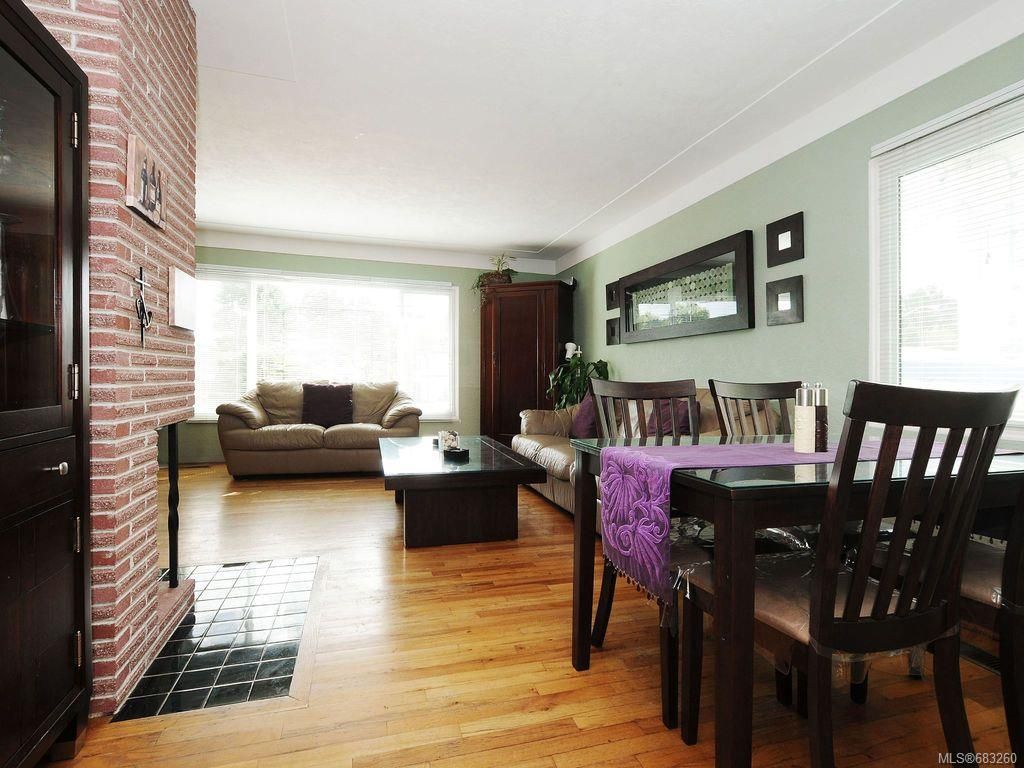 listing image 16048969700080569982
