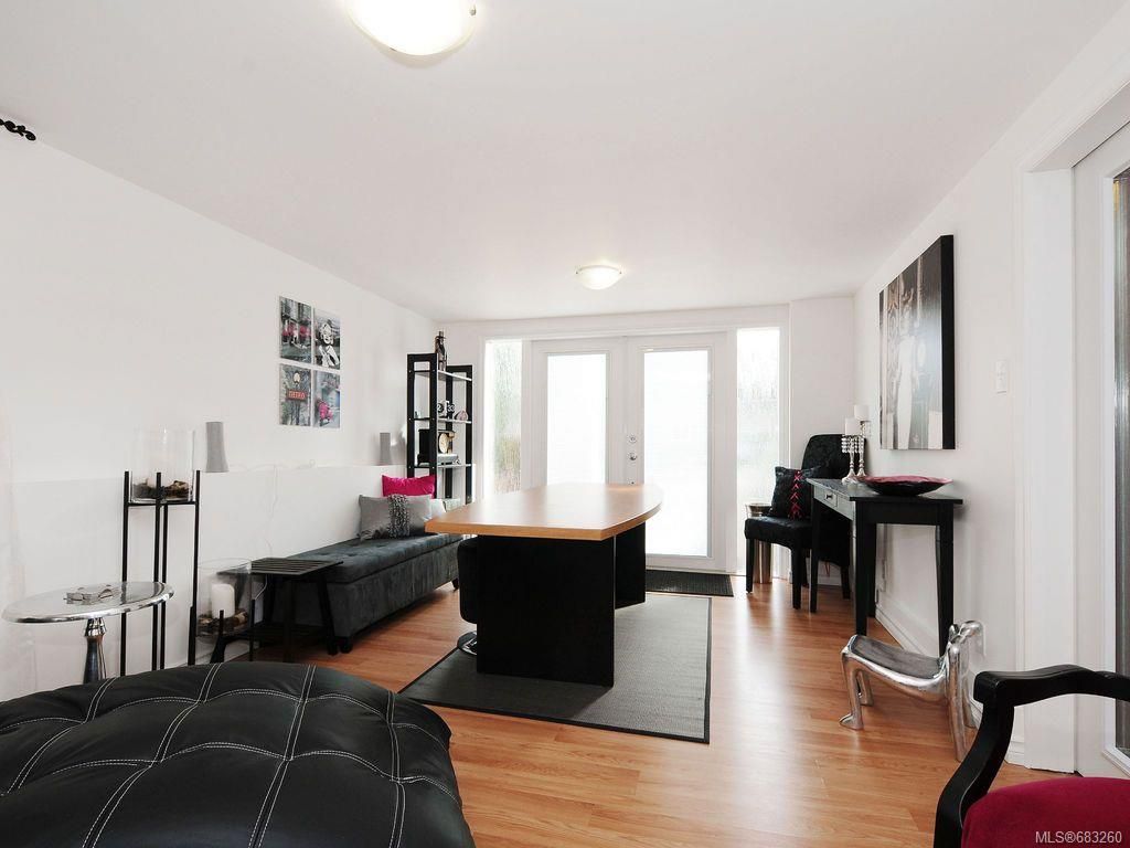 listing image 16046985308080116997