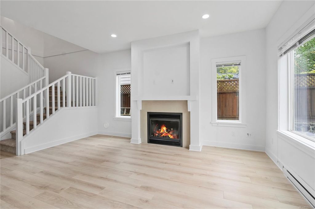 listing image 16047607723081285083